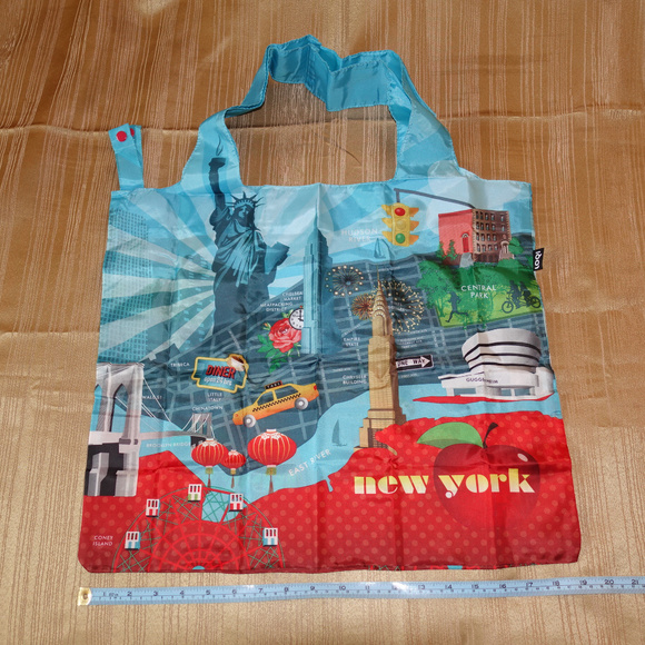 Loqi New York Reusable Bag with Carrying Pouch - Picture 4 of 7